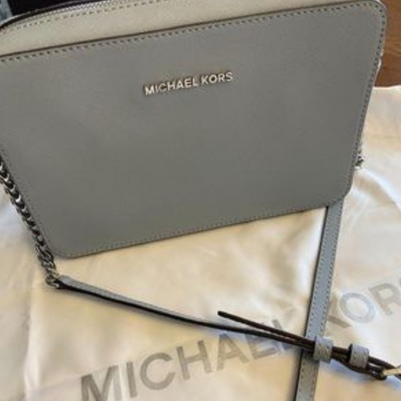 BNWT AUTHENTIC MICHAEL KORS  Ginny Leather Crossbody  with dust bag - Picture 8 of 16